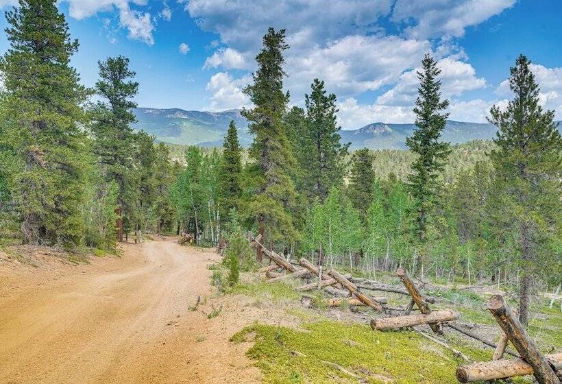 Patio & Hot Tub: Cozy Cabin Retreat In Bailey!