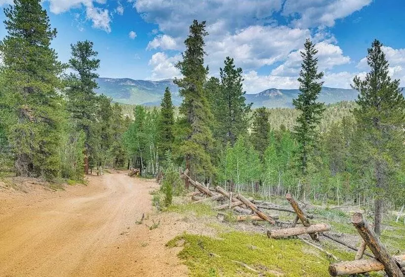 Patio & Hot Tub: Cozy Cabin Retreat In Bailey!