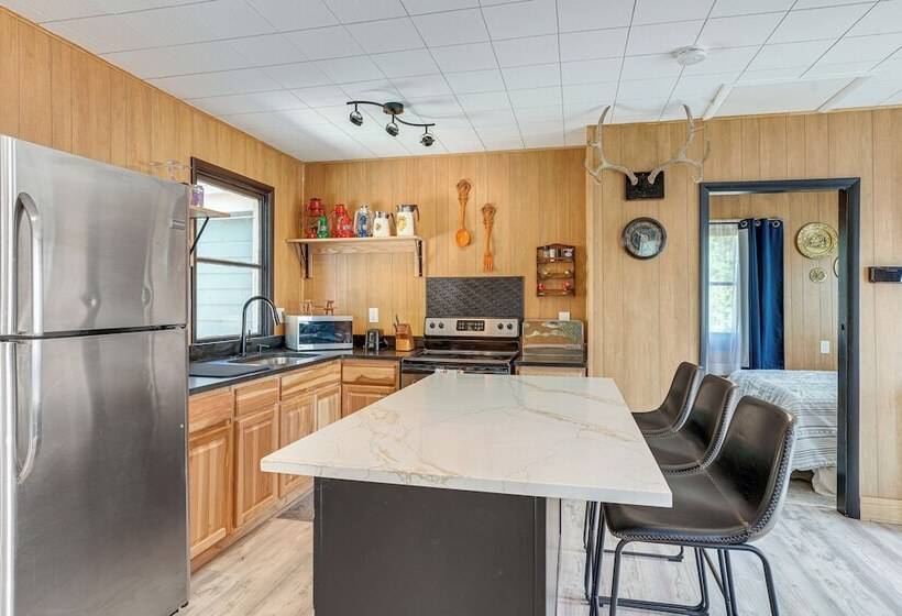 Patio & Hot Tub: Cozy Cabin Retreat In Bailey!