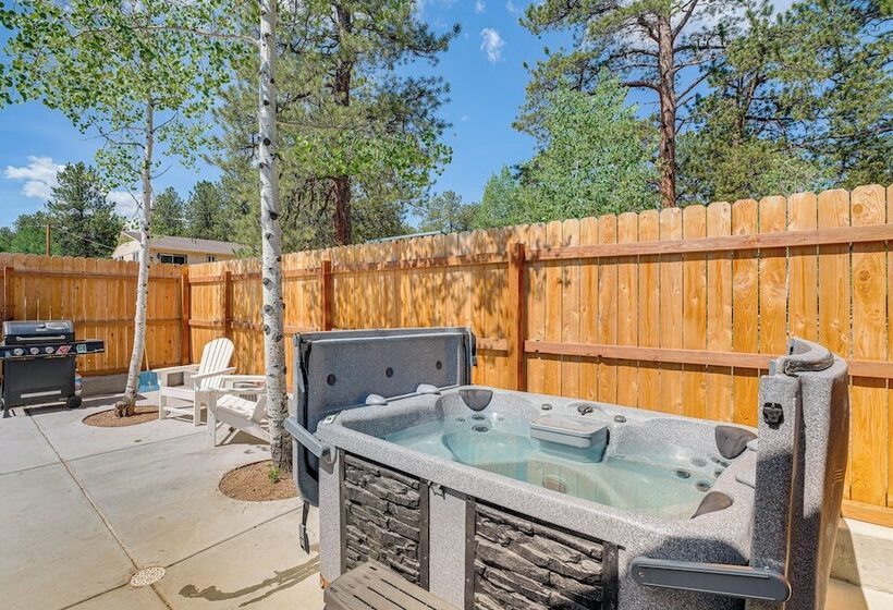 Patio & Hot Tub: Cozy Cabin Retreat In Bailey!