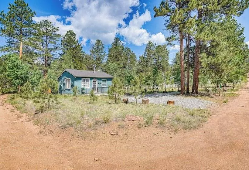 Patio & Hot Tub: Cozy Cabin Retreat In Bailey!