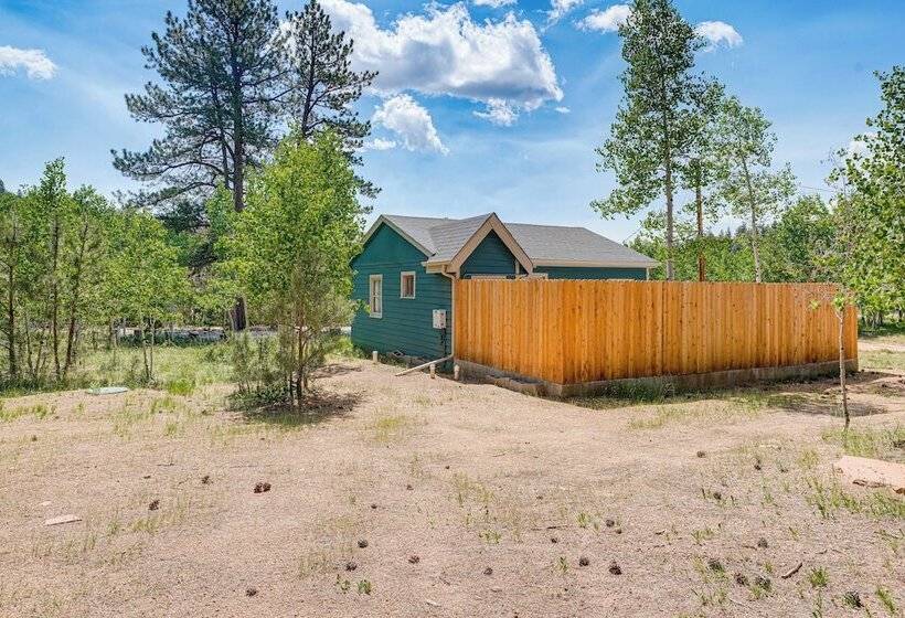 Patio & Hot Tub: Cozy Cabin Retreat In Bailey!