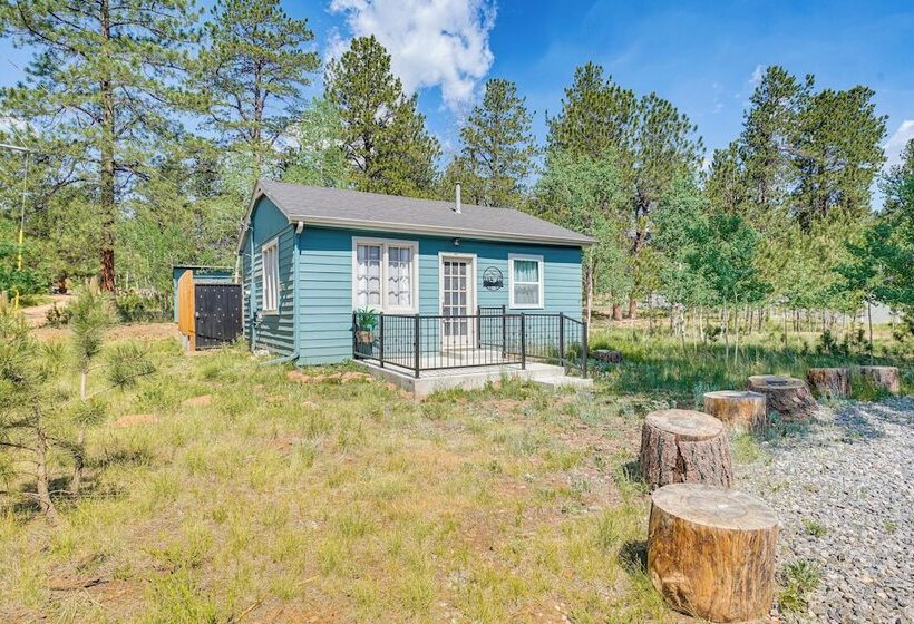 Patio & Hot Tub: Cozy Cabin Retreat In Bailey!