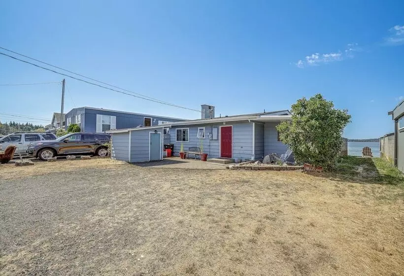 Oceanfront Cottage W/ Patio & Views In Birch Bay!