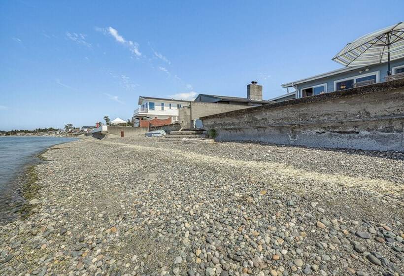 Oceanfront Cottage W/ Patio & Views In Birch Bay!