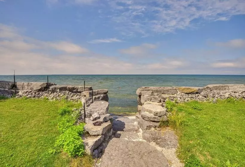 Lakefront Views & Private Yard: Three Mile Bay Gem