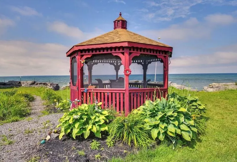 Lakefront Views & Private Yard: Three Mile Bay Gem