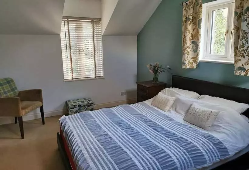 Countryside Cottage Retreat At Ty R Cwm Farm