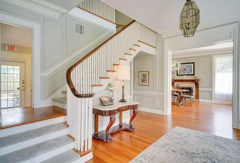 Historic Lake Charles Estate: Walk To Downtown!