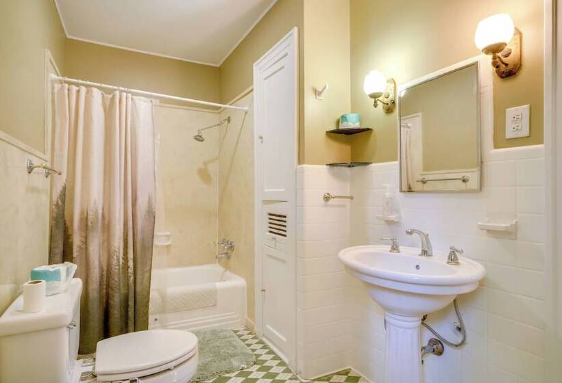 Historic Lake Charles Estate: Walk To Downtown!