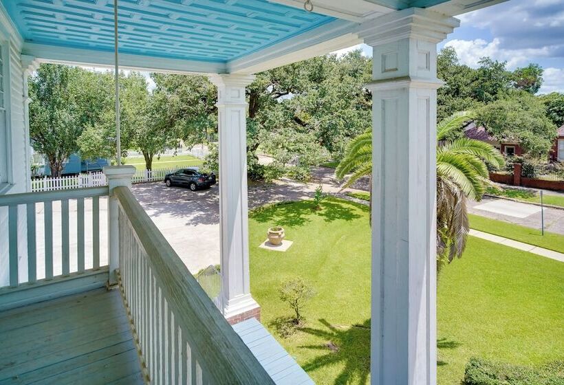 Historic Lake Charles Estate: Walk To Downtown!