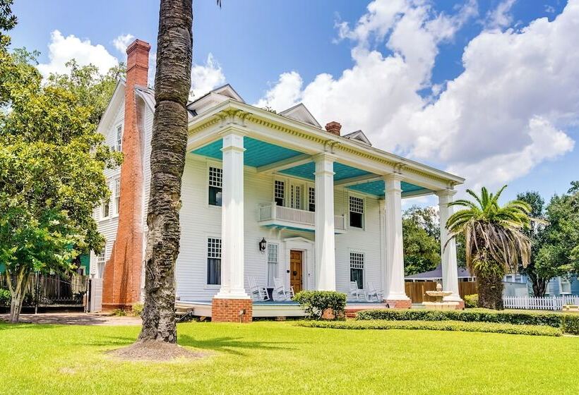 Historic Lake Charles Estate: Walk To Downtown!