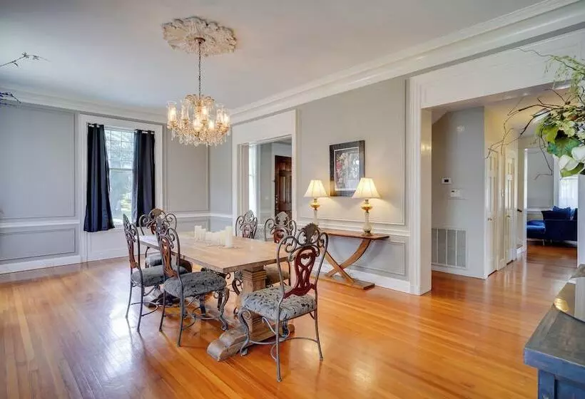 Historic Lake Charles Estate: Walk To Downtown!