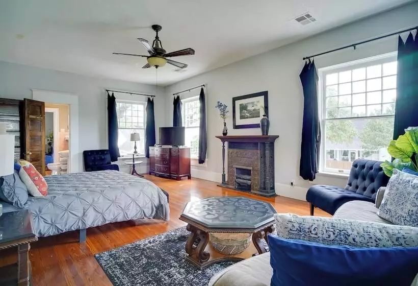 Historic Lake Charles Estate: Walk To Downtown!