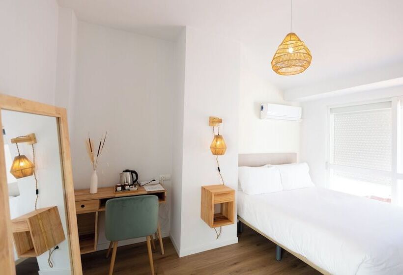 Fogadó La Malagueña by Croma