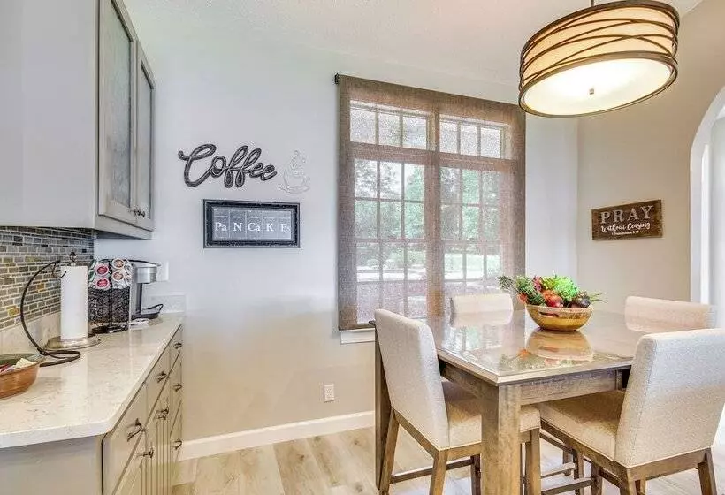 Lakefront Gem: Hot Tub, Boat Launch Near Greenwood