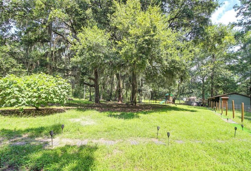 Lakefront Getaway: Pool & Dock ~ 31 Mi To Savannah