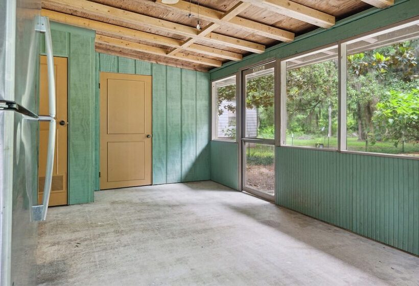 Lakefront Getaway: Pool & Dock ~ 31 Mi To Savannah