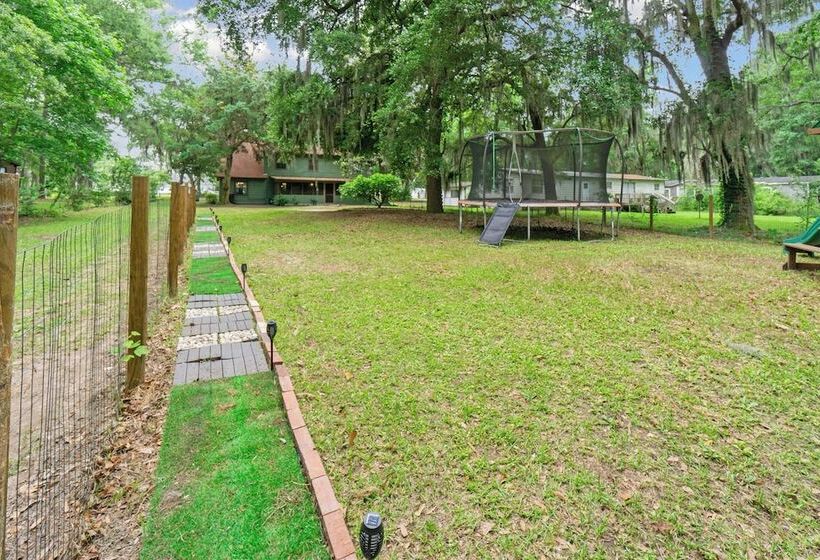 Lakefront Getaway: Pool & Dock ~ 31 Mi To Savannah