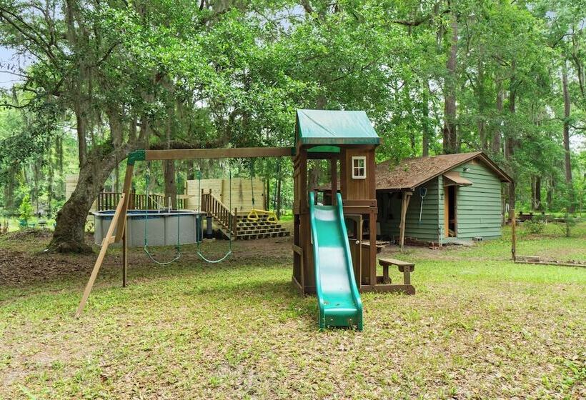 Lakefront Getaway: Pool & Dock ~ 31 Mi To Savannah