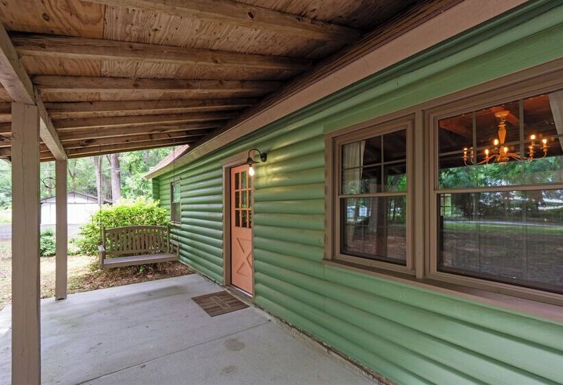 Lakefront Getaway: Pool & Dock ~ 31 Mi To Savannah