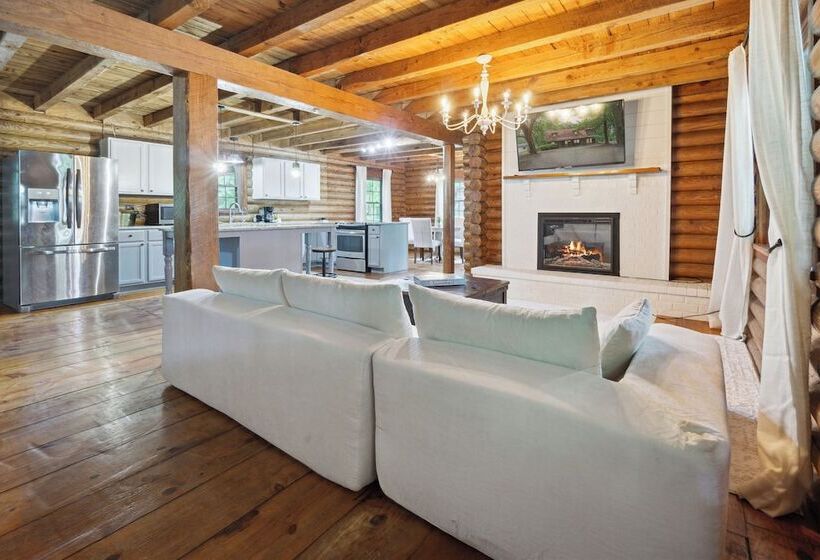 Lakefront Getaway: Pool & Dock ~ 31 Mi To Savannah