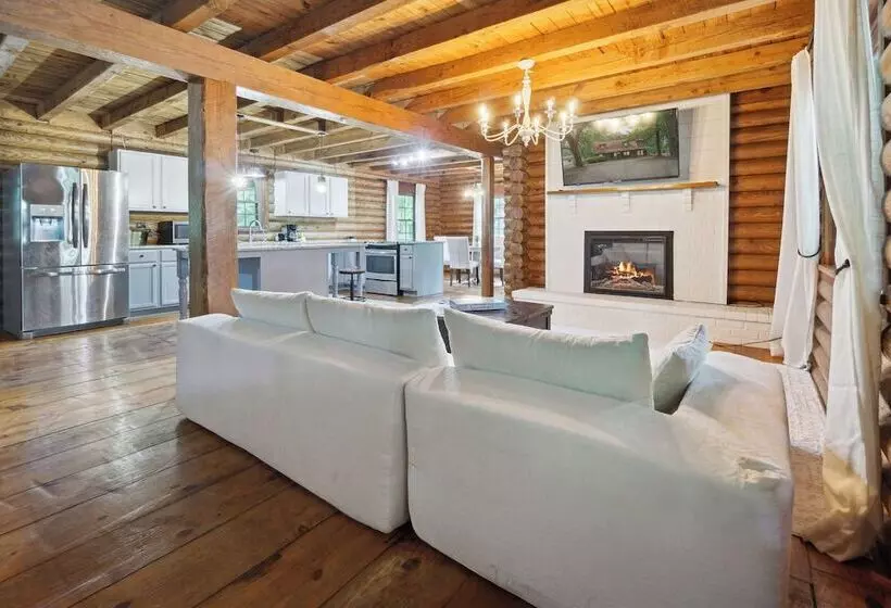 Lakefront Getaway: Pool & Dock ~ 31 Mi To Savannah