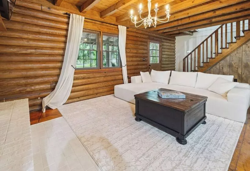 Lakefront Getaway: Pool & Dock ~ 31 Mi To Savannah