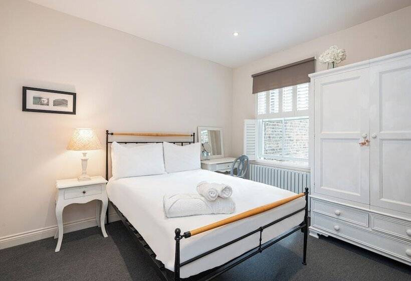 Lovely Battersea Home By Underthedoormat