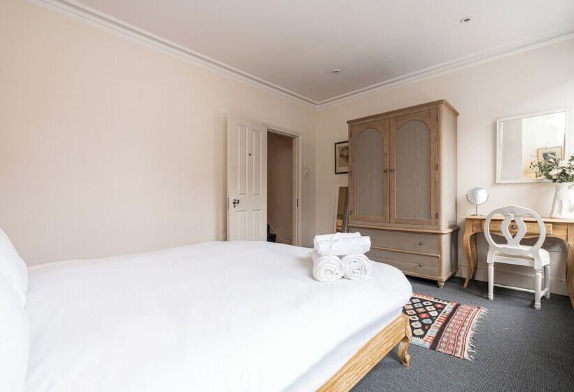 Lovely Battersea Home By Underthedoormat