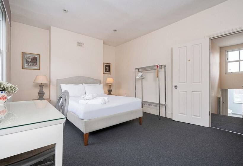 Lovely Battersea Home By Underthedoormat