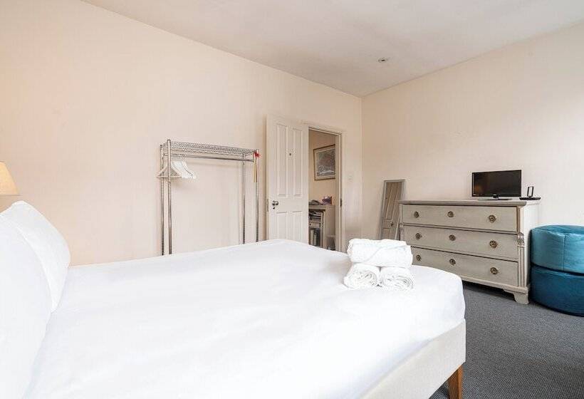 Lovely Battersea Home By Underthedoormat