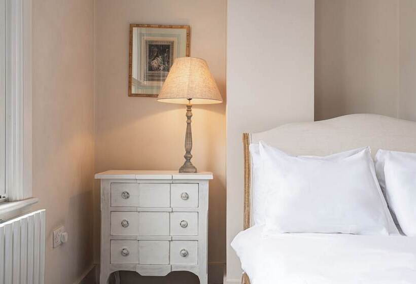 Lovely Battersea Home By Underthedoormat