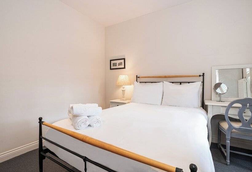 Lovely Battersea Home By Underthedoormat