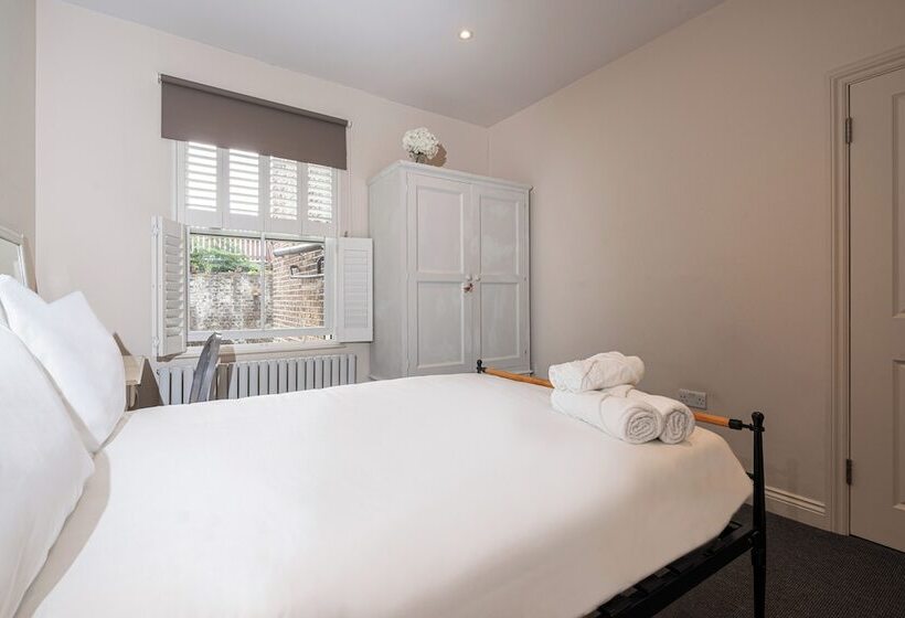 Lovely Battersea Home By Underthedoormat