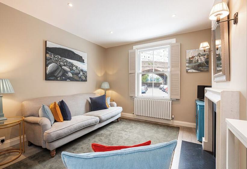 Lovely Battersea Home By Underthedoormat