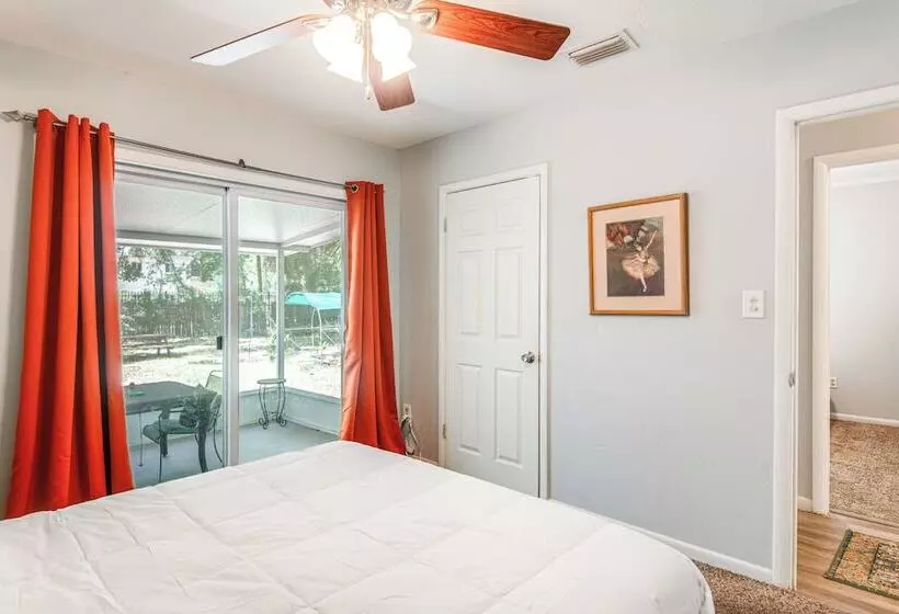 Mid Century Gainesville Getaway: 3 Mi To Uf Campus