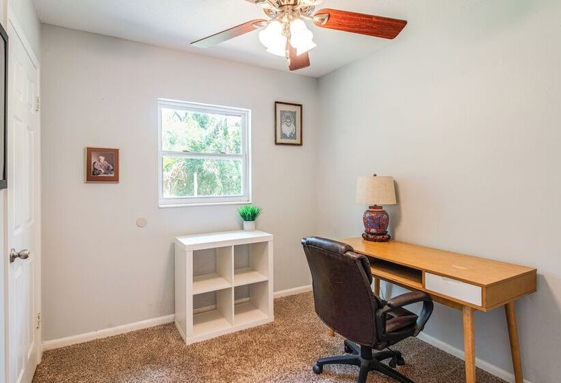 Mid Century Gainesville Getaway: 3 Mi To Uf Campus