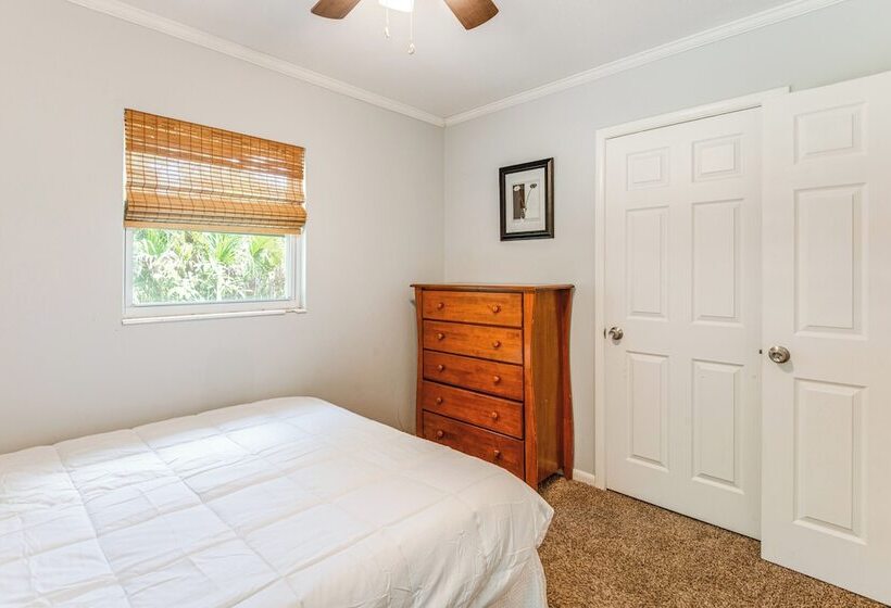 Mid Century Gainesville Getaway: 3 Mi To Uf Campus