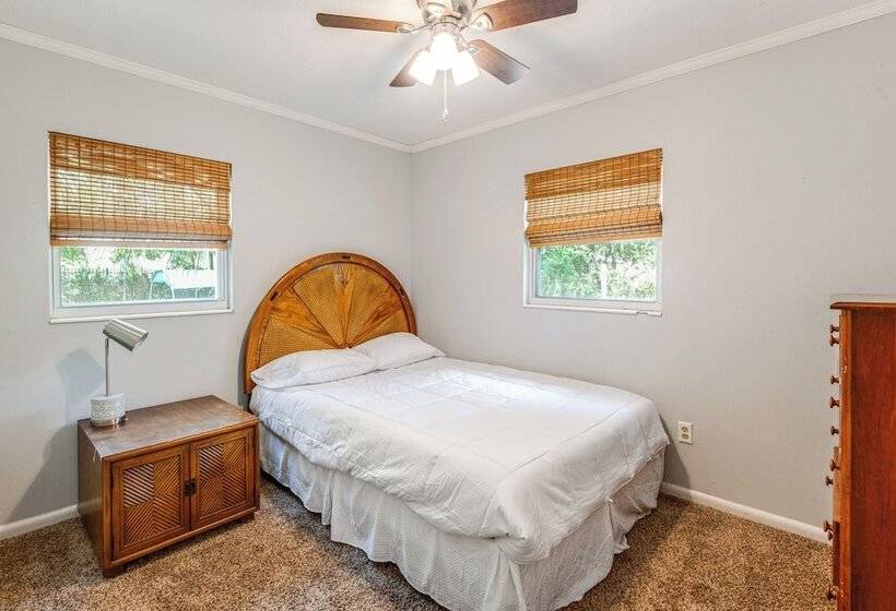 Mid Century Gainesville Getaway: 3 Mi To Uf Campus