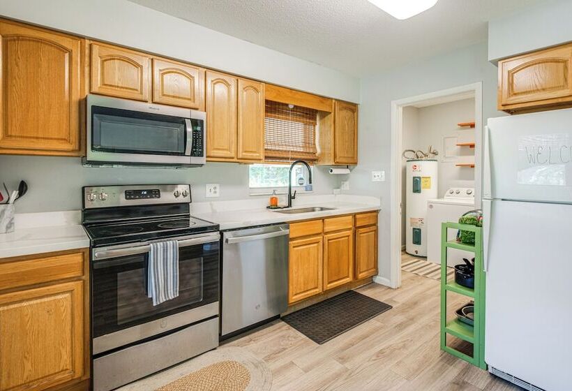 Mid Century Gainesville Getaway: 3 Mi To Uf Campus