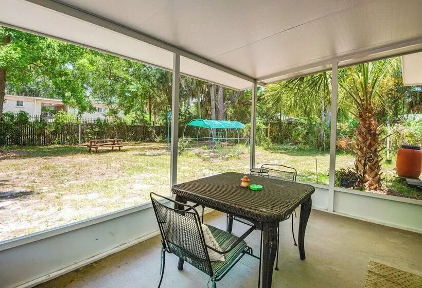 Mid Century Gainesville Getaway: 3 Mi To Uf Campus