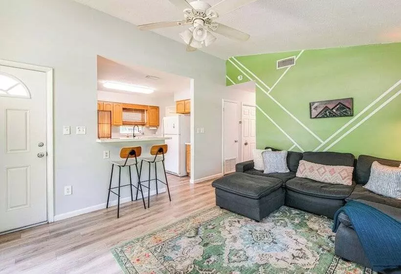 Mid Century Gainesville Getaway: 3 Mi To Uf Campus
