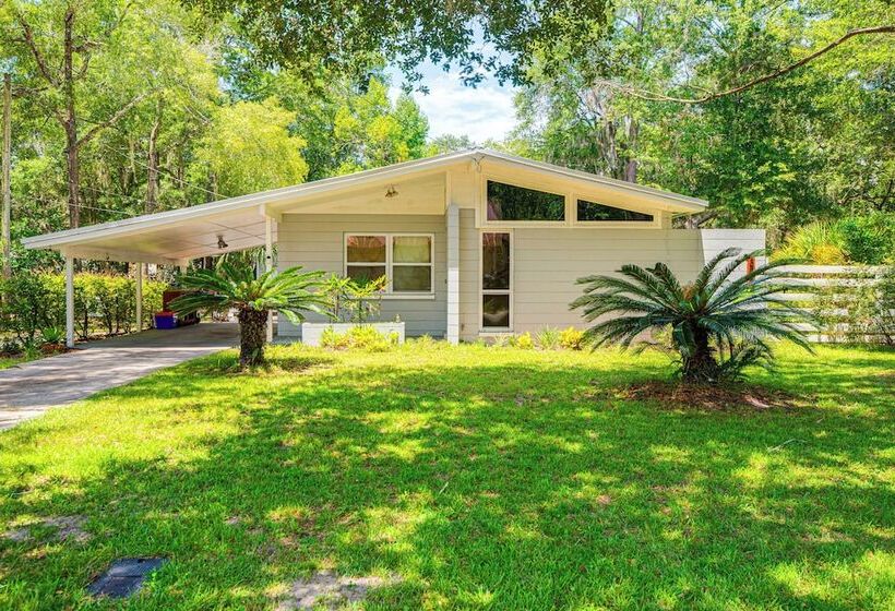 Mid Century Gainesville Getaway: 3 Mi To Uf Campus