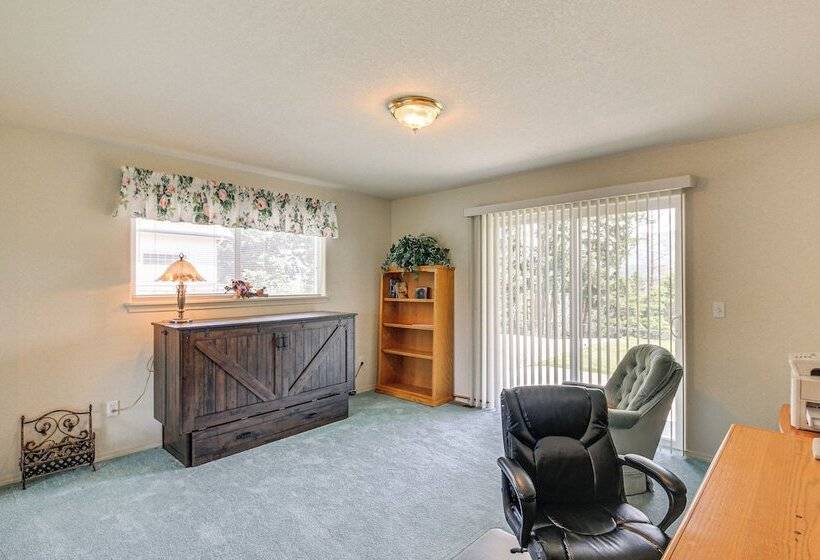 Moyie Springs Home W/ Views, Near Kootenay River!