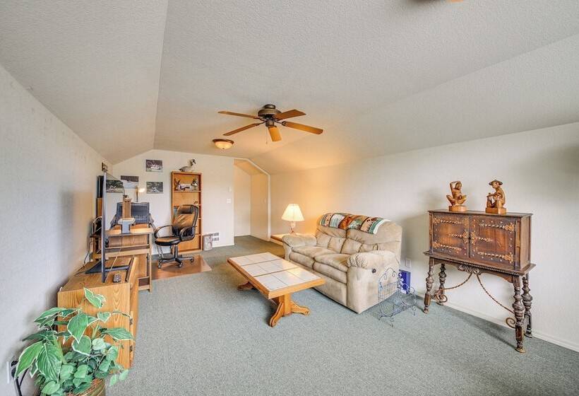 Moyie Springs Home W/ Views, Near Kootenay River!