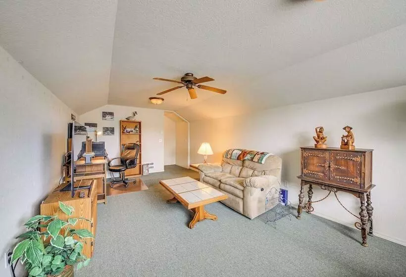 Moyie Springs Home W/ Views, Near Kootenay River!