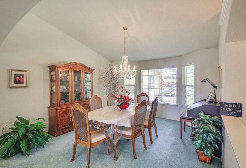 Moyie Springs Home W/ Views, Near Kootenay River!