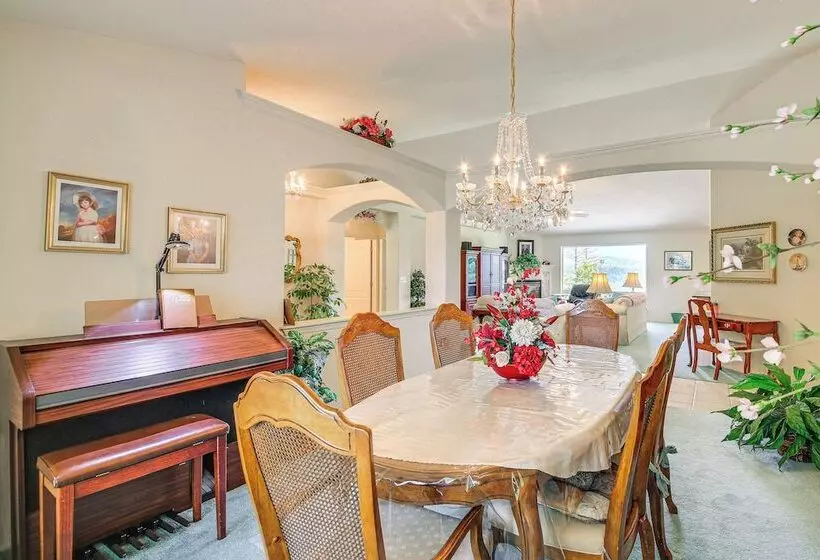 Moyie Springs Home W/ Views, Near Kootenay River!