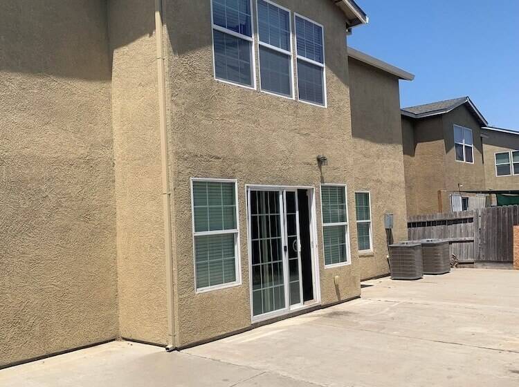 بنسيون Peaceful And Clean In Merced California